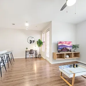 Apartment Getaway Near Beaches And Airport