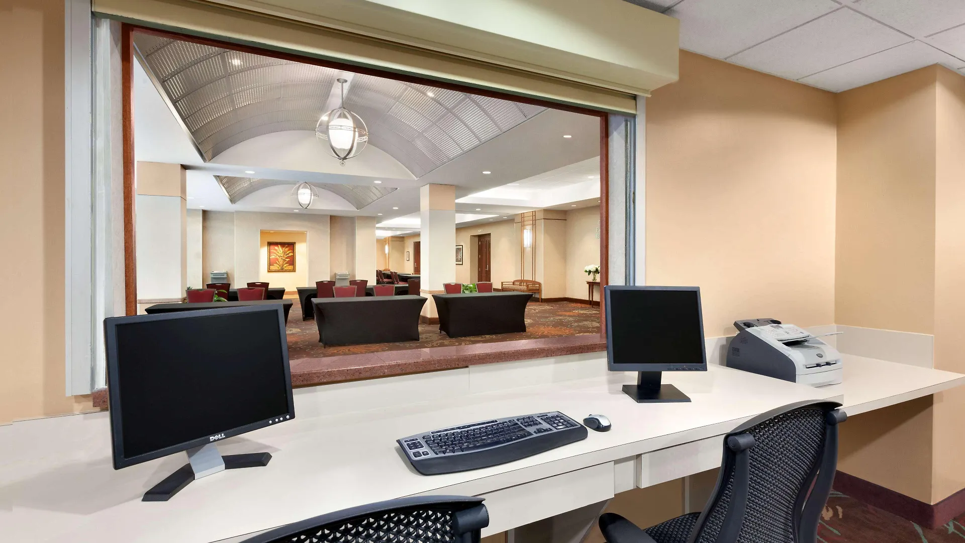 Embassy Suites By Hilton Tampa Usf Near Busch Gardens