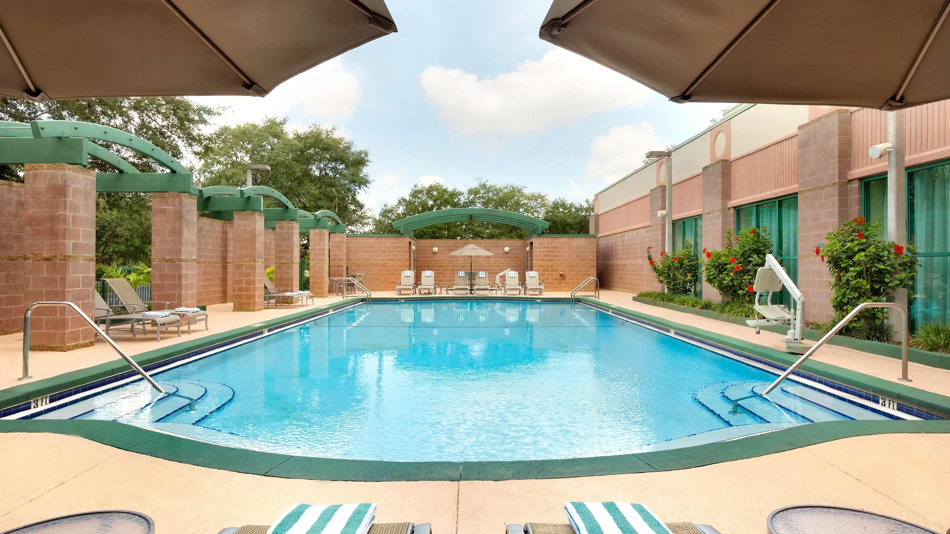 Hotel Embassy Suites By Hilton Tampa Usf Near Busch Gardens