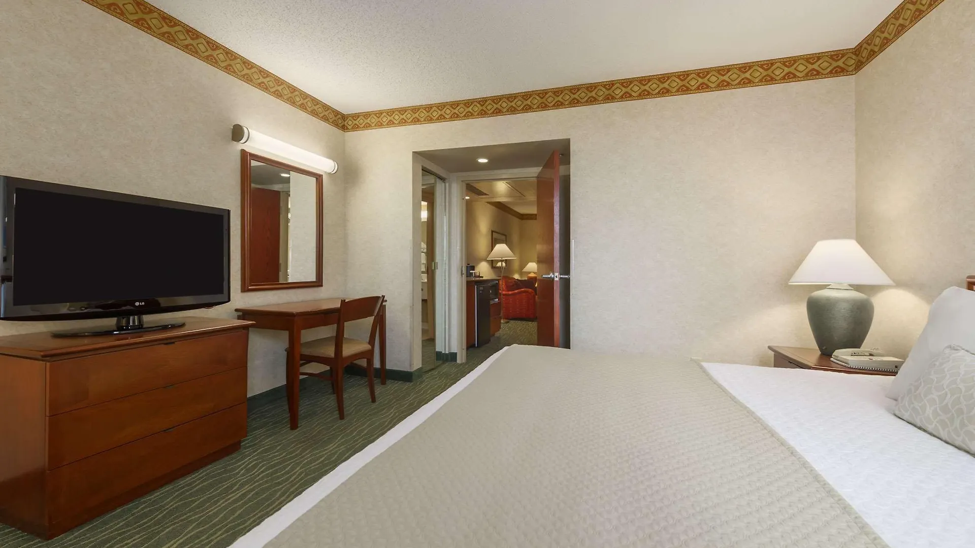 *** Hotel Embassy Suites By Hilton Tampa Usf Near Busch Gardens Estados Unidos