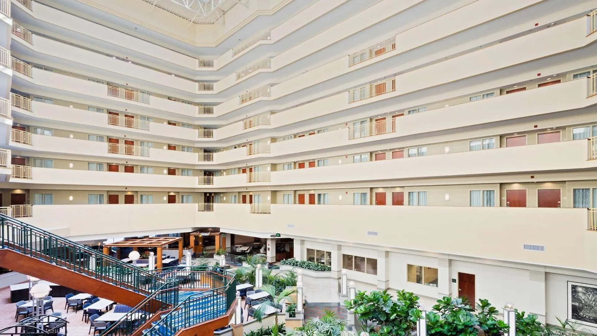 Embassy Suites By Hilton Tampa Usf Near Busch Gardens 3*,
