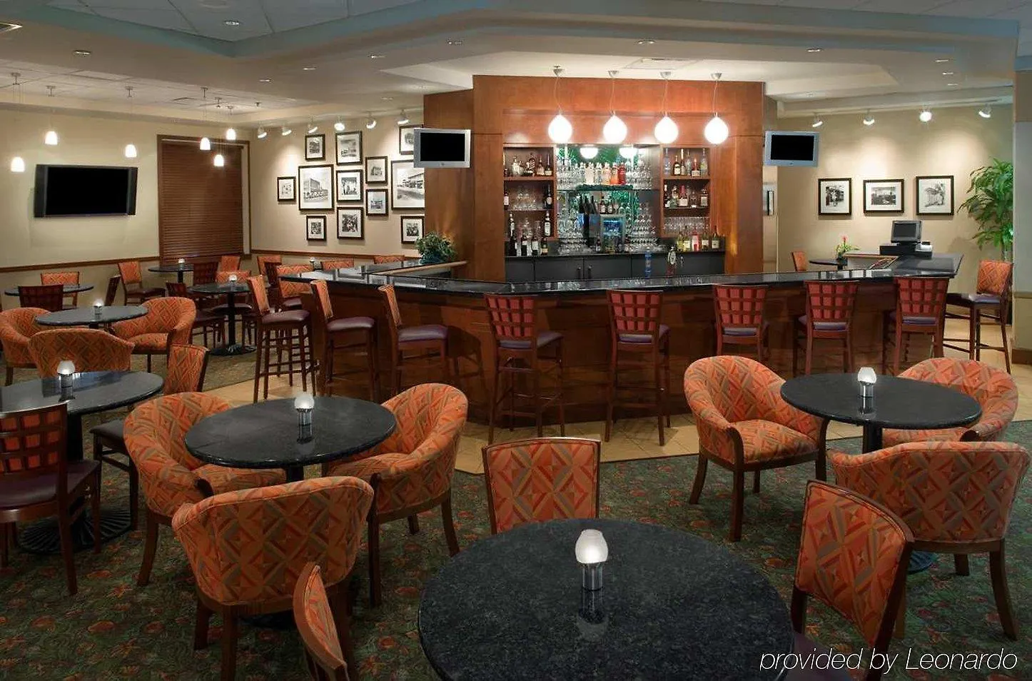 Embassy Suites By Hilton Tampa Usf Near Busch Gardens Estados Unidos