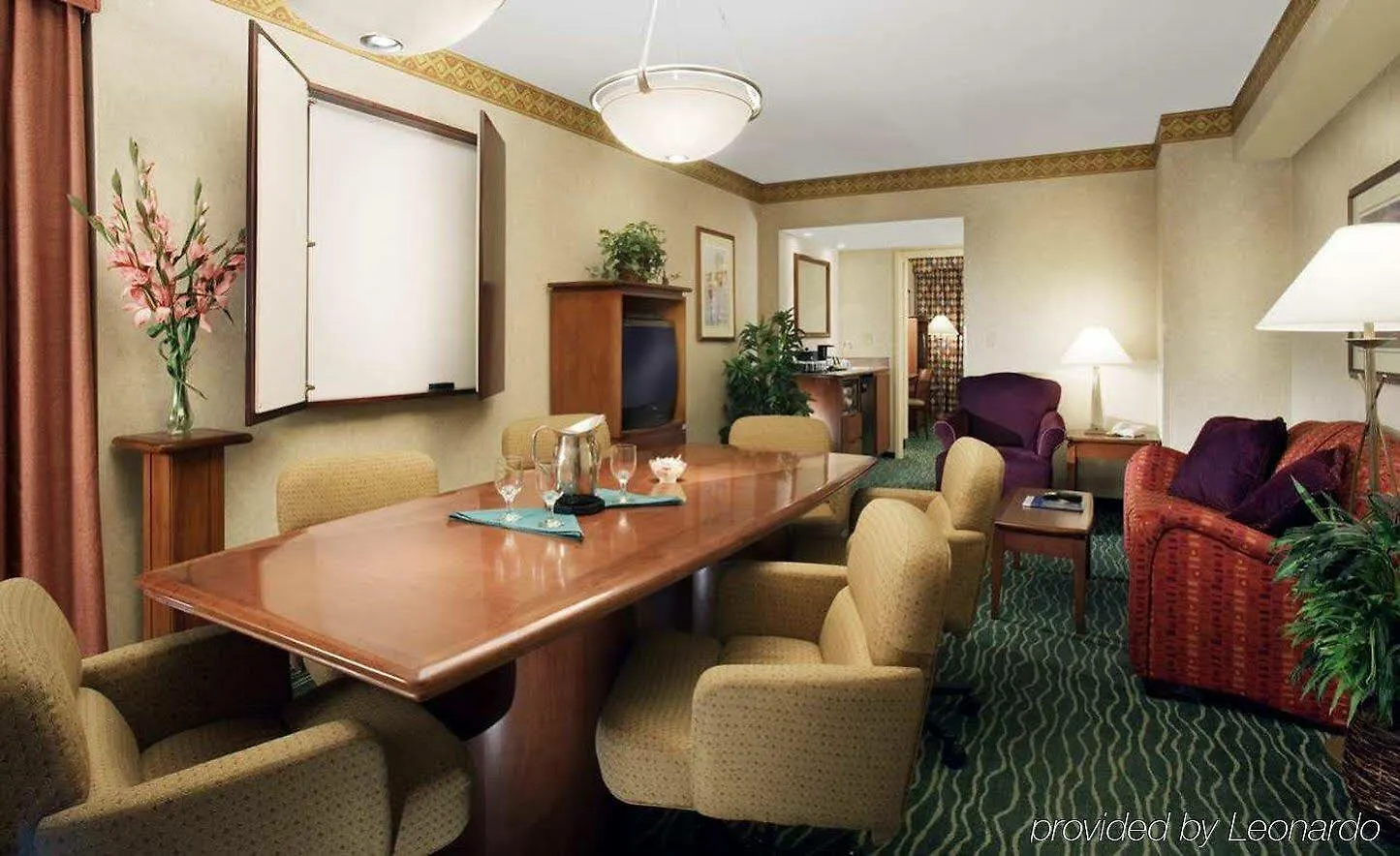 Embassy Suites By Hilton Tampa Usf Near Busch Gardens 3*,